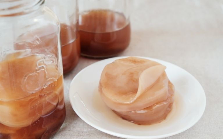Scoby in salute