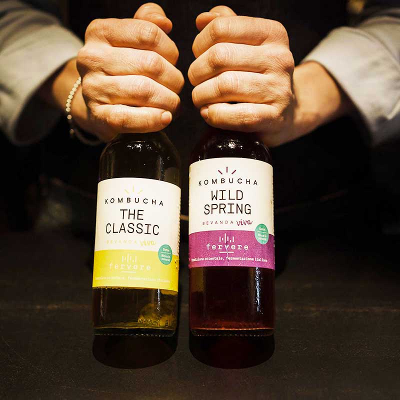 bottiglie di kombucha fervere