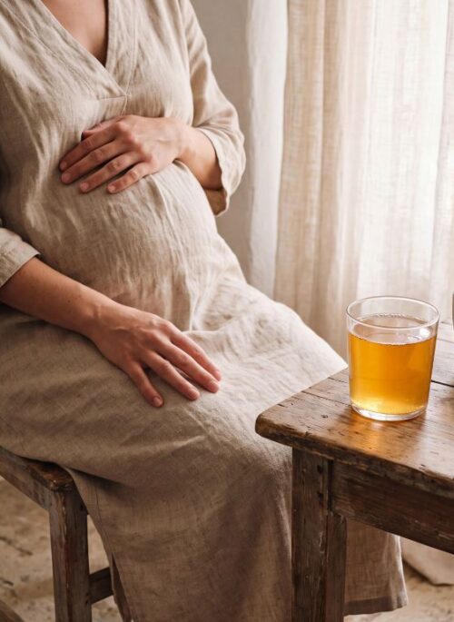 donna incinta indecisa se bere kombucha